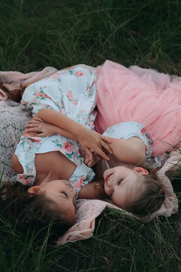 7 Easy Ways to Raise Sweet Siblings